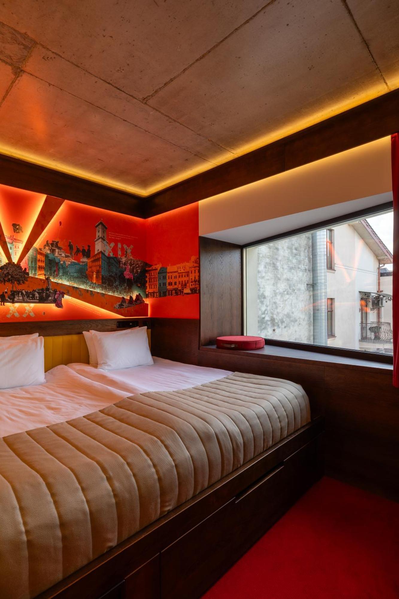 !Fest Hotel Rynok Square Львов Экстерьер фото