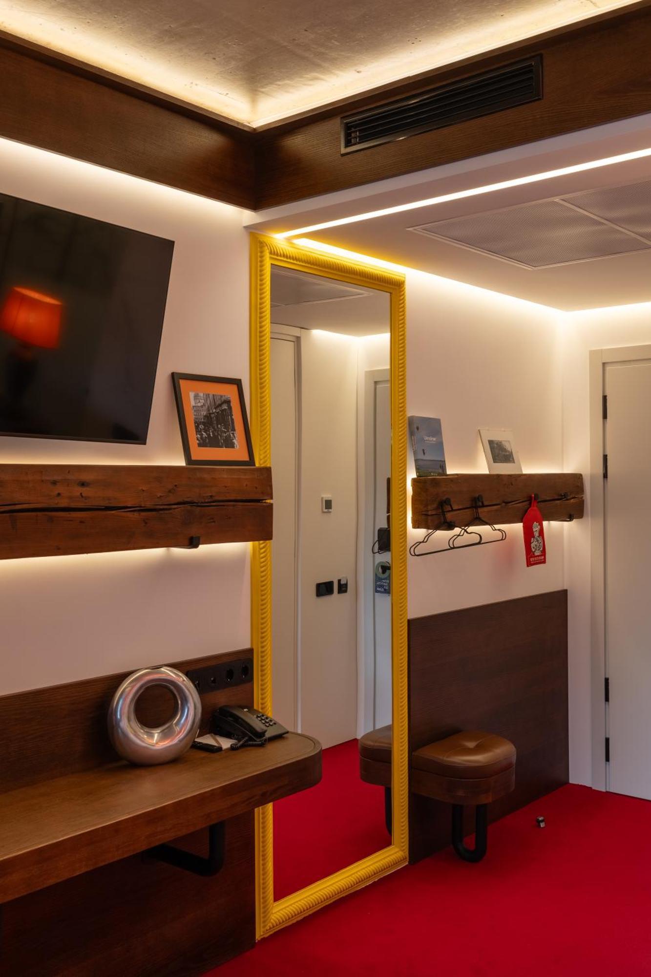 !Fest Hotel Rynok Square Львов Экстерьер фото