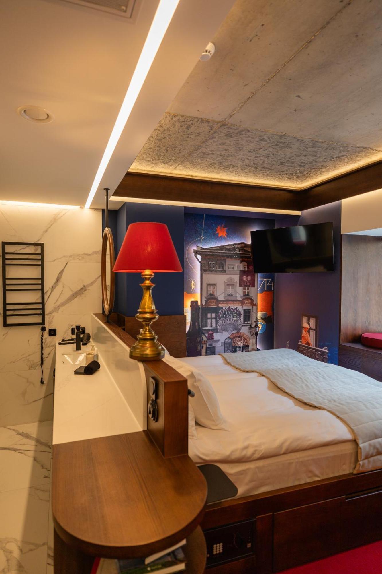 !Fest Hotel Rynok Square Львов Экстерьер фото